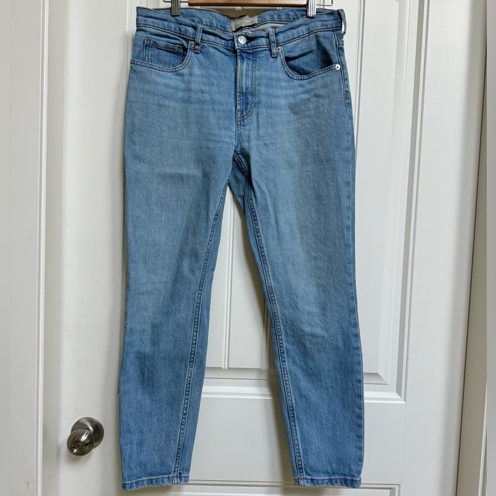 Everlane Light Wash Mid Rise Slim Ankle Denim Jeans. 29” by 26”